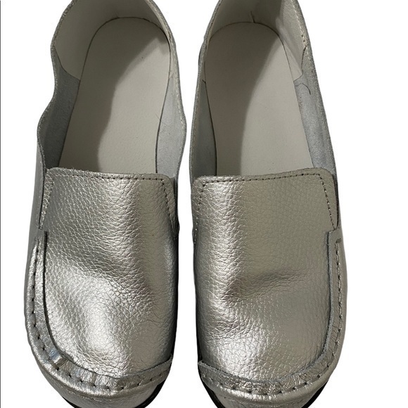 Shoes - Silver Orthopedic Leather Flats Size 40